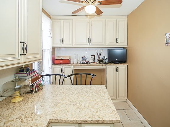 5th image of 3325 92nd St #6X