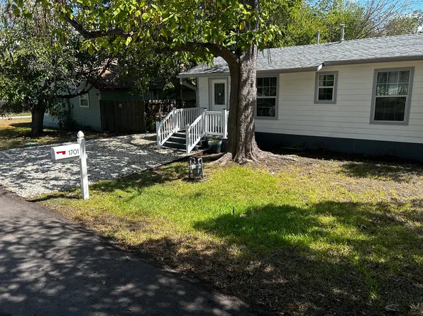 1701 Adams St, Taylor, TX 76574