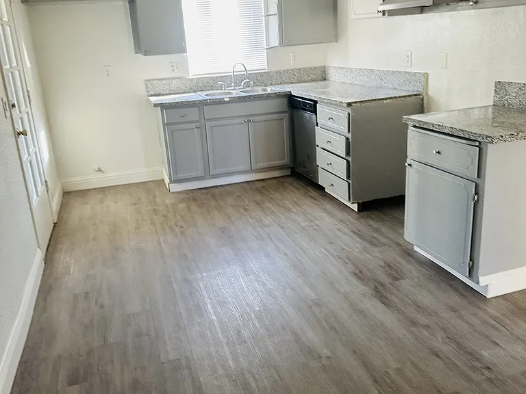 4168 N Katy Ave — Photo 8