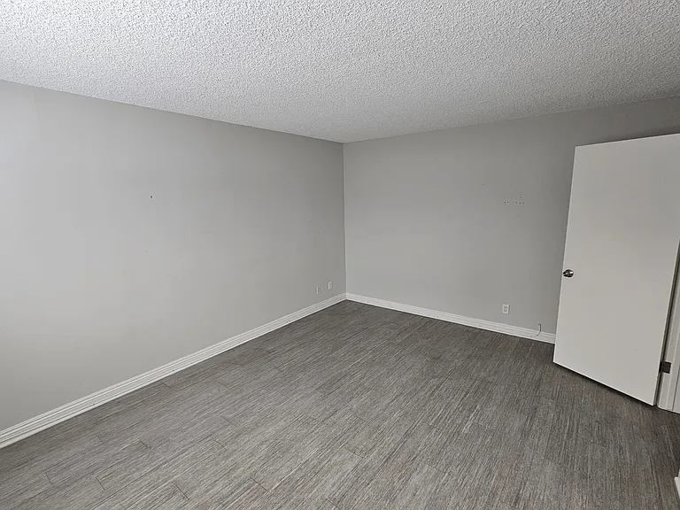 711 9th St #2 — Photo 22