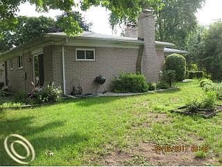 2nd image of 22611 Maple Ct