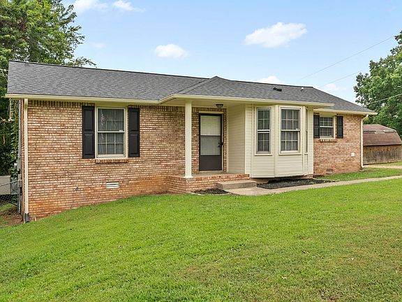 5th image of 619 Ranch Hill Dr
