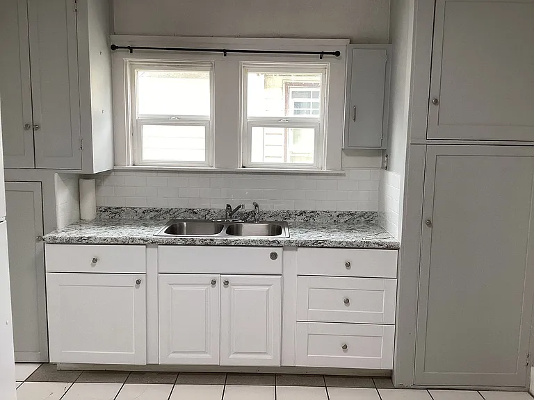 1122 I St — Photo 5