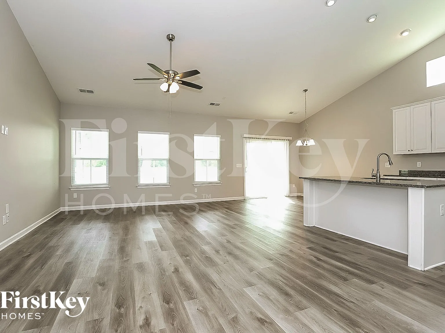 3 bed, 2.0 bath, 2080 sqft, $2,610 — Photo 2