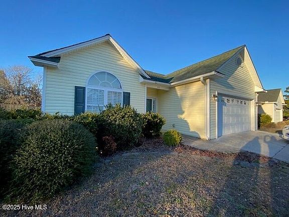 4th image of 615 Burroughs Dr