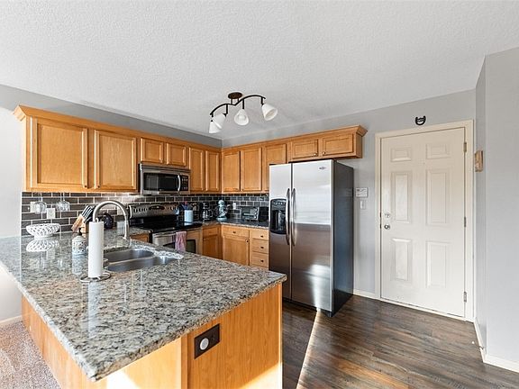 3rd image of 732 SE Williams Ct