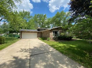 1120 Joel Ave, Aurora, IL 60505