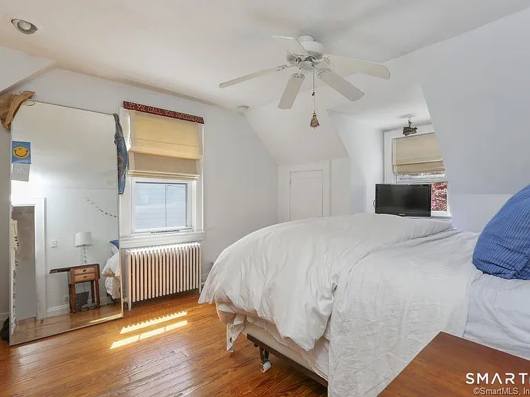24 Henry St — Photo 11