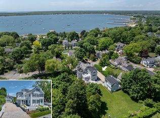23 Beacon St, Mattapoisett, MA 02739