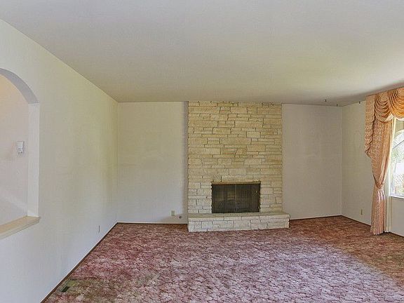 3rd image of 2035 McDaniel Ave