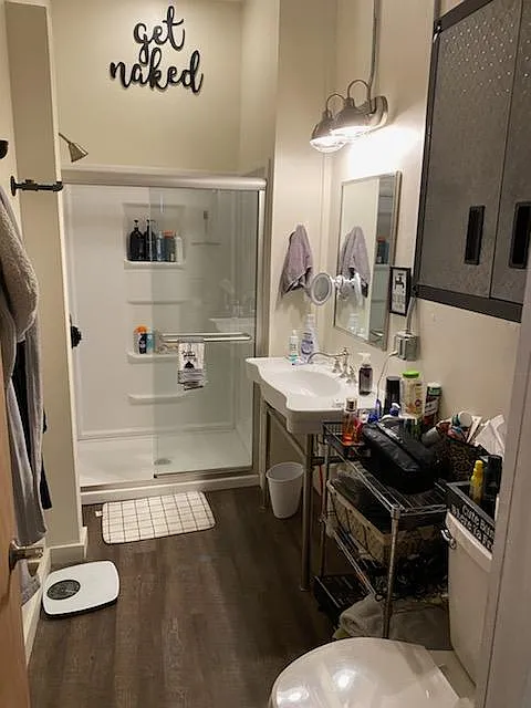 Full Bathroom