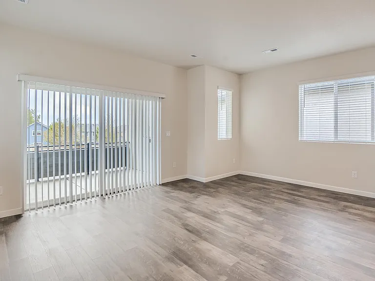 Flats at Dublin Commons — Photo 10