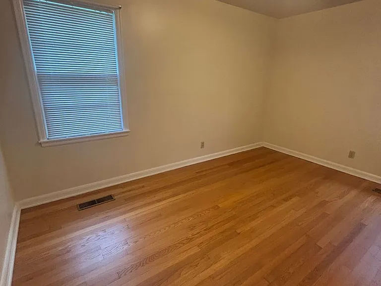 1805 Stevens Dr NE — Photo 7