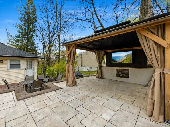 622 Succasunna Rd, Landing, NJ 07850
