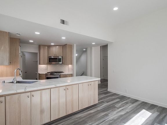 5th image of 4843 Valdina Way