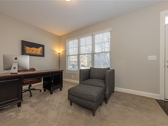 3rd image of 1339 W Clifton Blvd