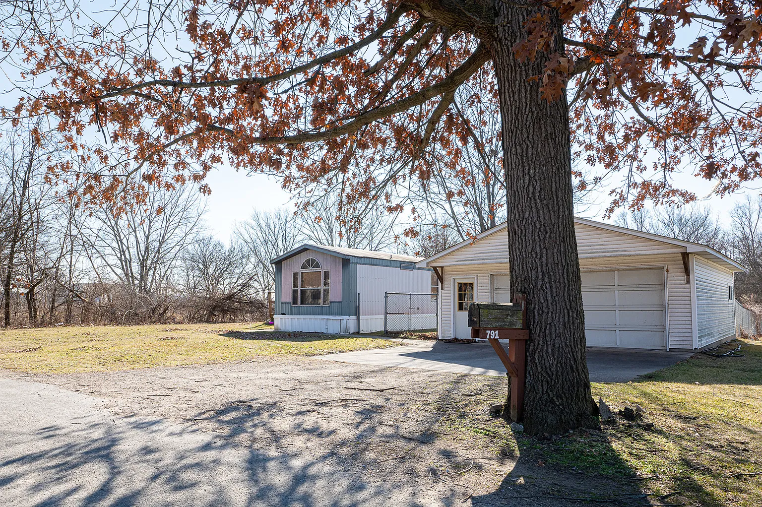 791 E Richard Ct photo 1