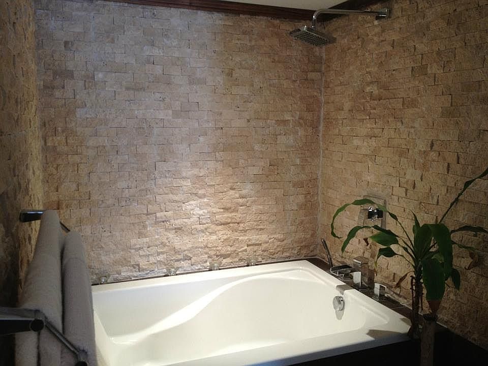 Master Bath - 42" Tub