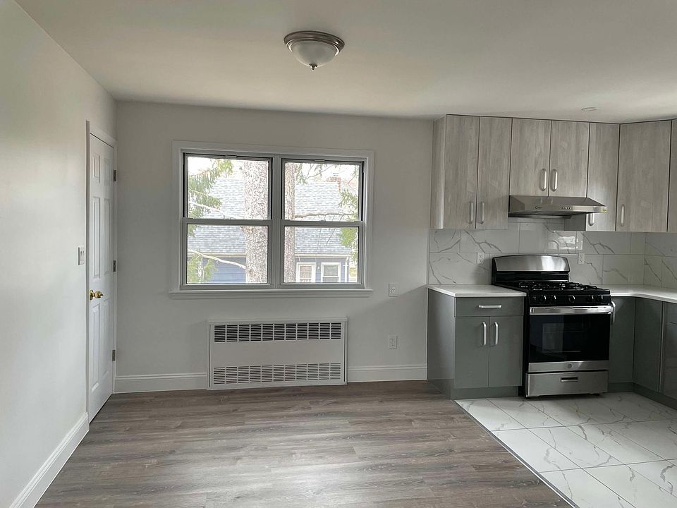 1st image of 10 Evergreen Ave Floor 2