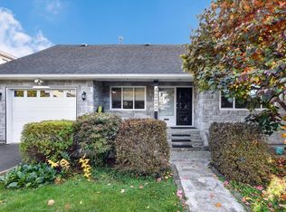 4222 Victory St, Burnaby, BC V5J 1P7
