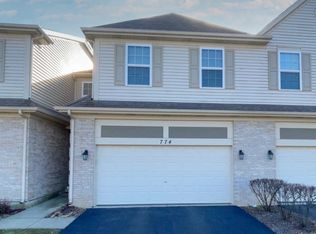 774 Oak Hollow Rd, Crystal Lake, IL 60014