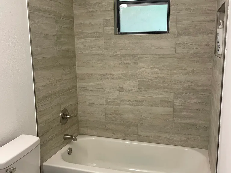 370 Coral Dr SW — Photo 8
