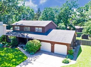 940 Chippewa Dr, Elgin, IL 60120