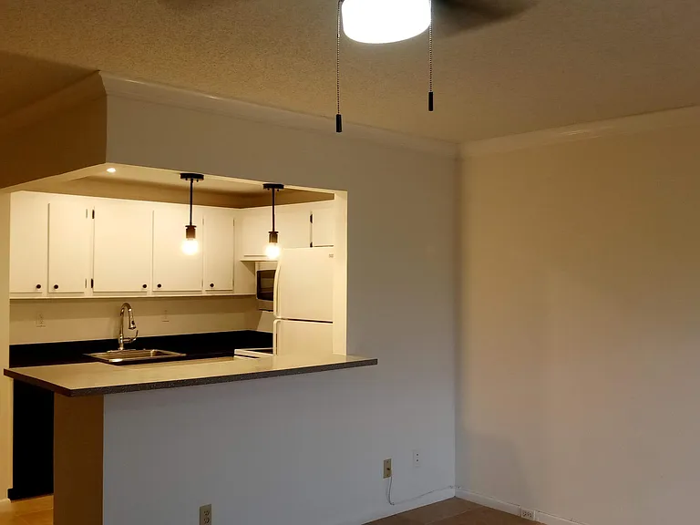 16 Dorset Dr #A — Photo 2