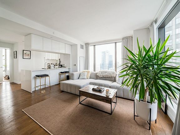 3rd image of 99 Hudson St #3701