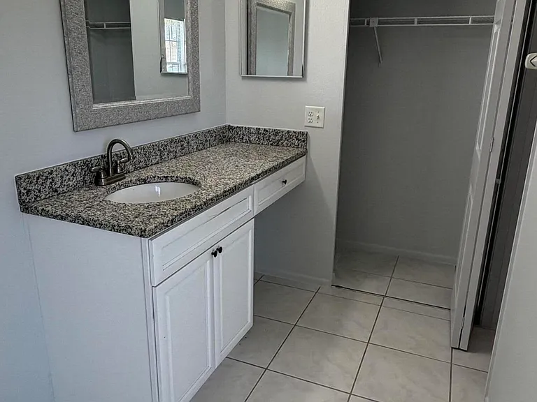 1440 Malibu Cir NE #101 — Photo 9
