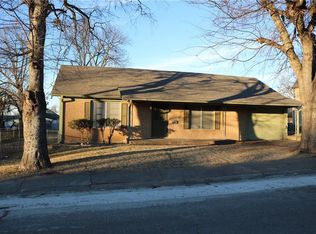 600 Market St W, Honey Grove, TX 75446