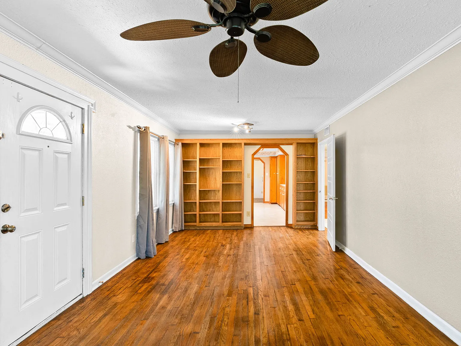 4 bed, 1706 sqft, $2,100 — Photo 3