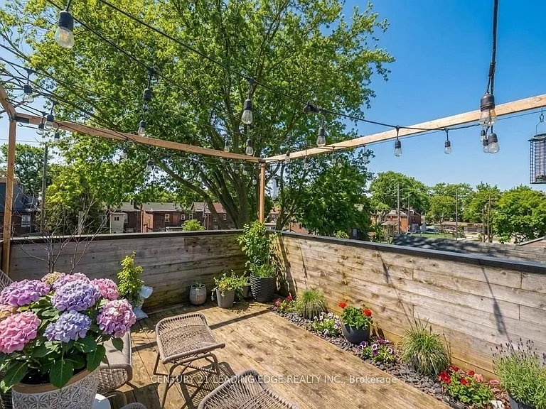 81 Dagmar Ave — Photo 44