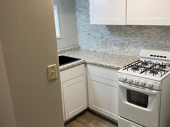 5th image of 3220 Fremont Ave S #5