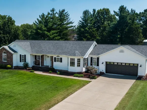 304 Cherokee Dr, Harrisburg, IL 62946