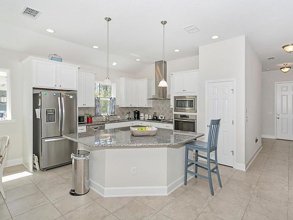 3rd image of 226 Garden Wood Dr