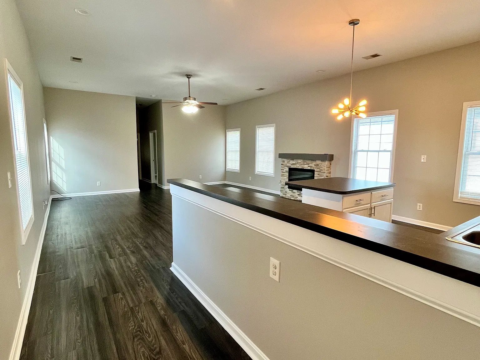 2 bed, 800 sqft, $1,395 — Photo 1