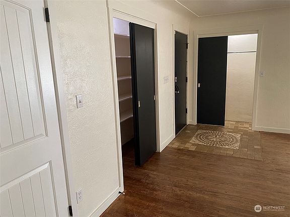 5th image of 1239 Warner Street NE