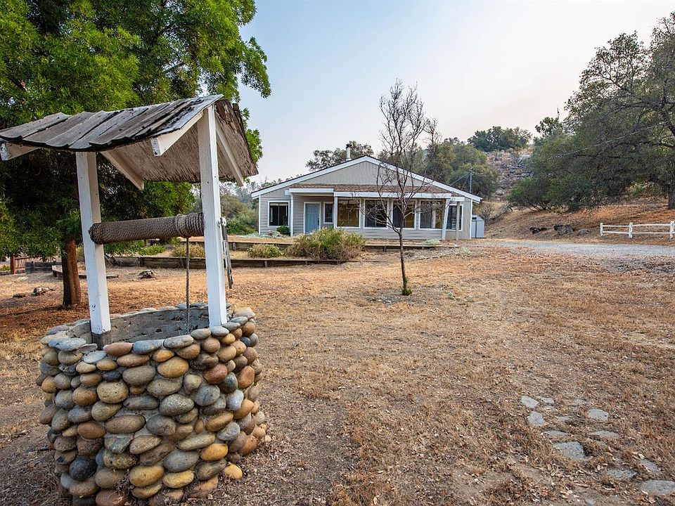 2nd image of 43659 E Revis Ln