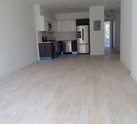 3rd image of 1 2493 Ocean Ave #E