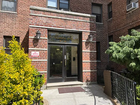 Rented by Royal House Realty, Inc. | media 12