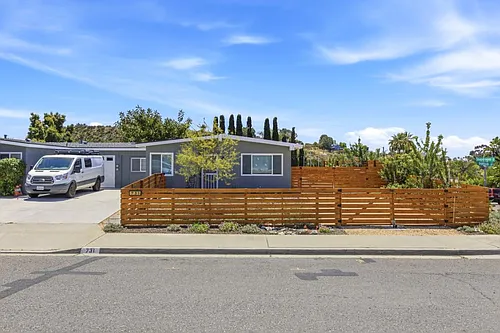 731 Snapdragon St Photo 1