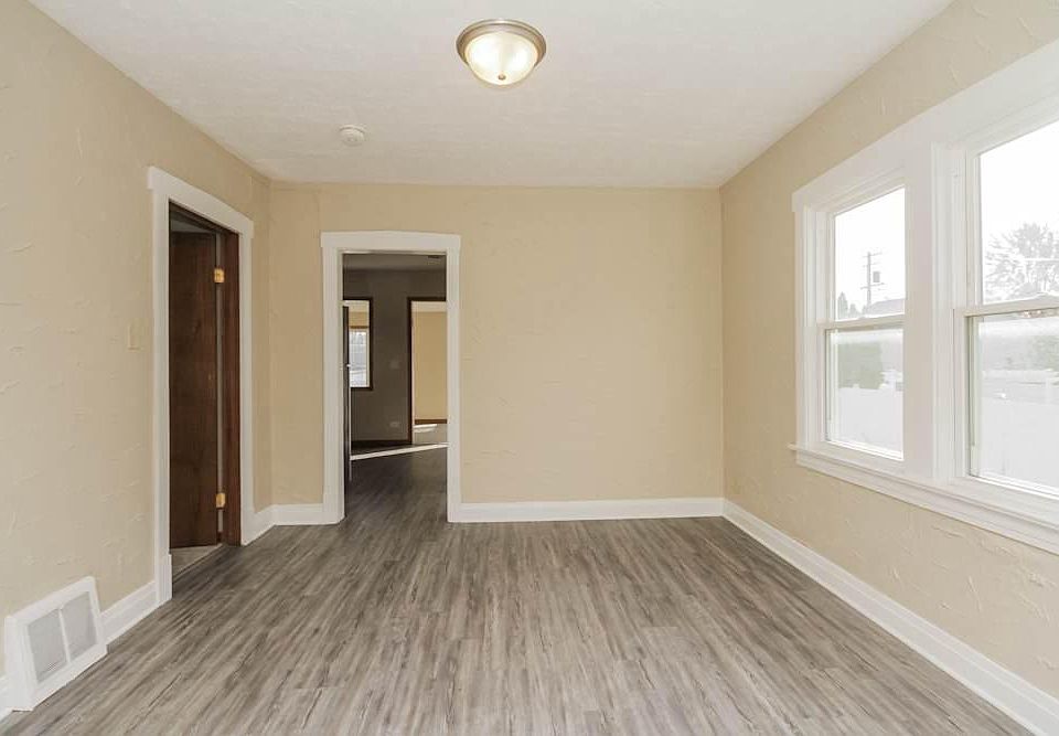 1st image of 1112 Lathrop Ave