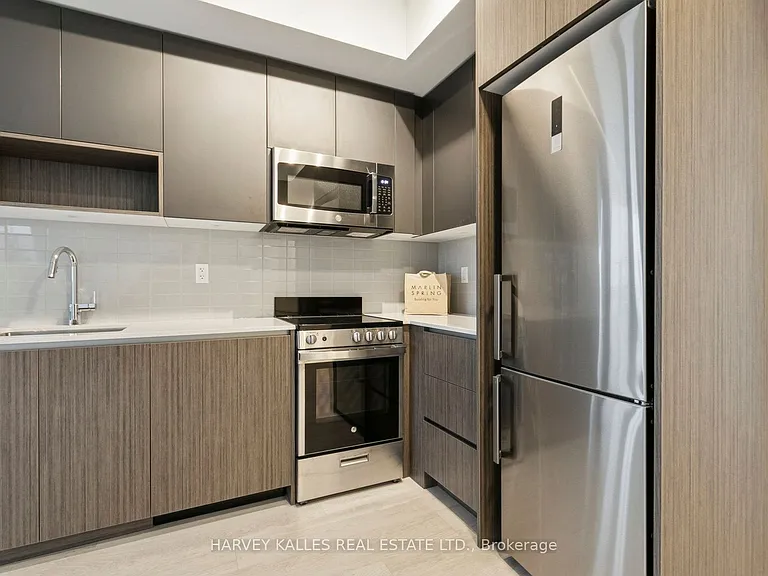 801 The Queensway #706 — Photo 14