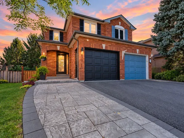 671 Walpole Cres, Newmarket, ON L3X 2B2