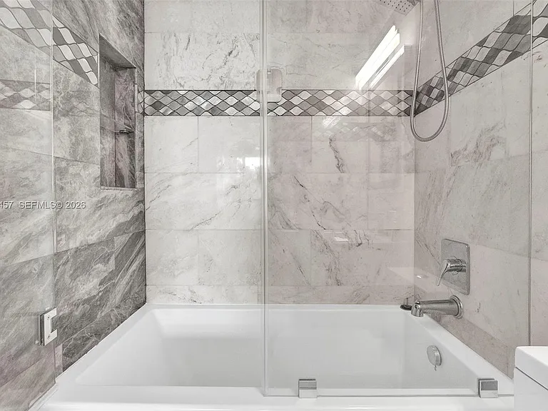 1460 Ocean Dr #305 — Photo 24