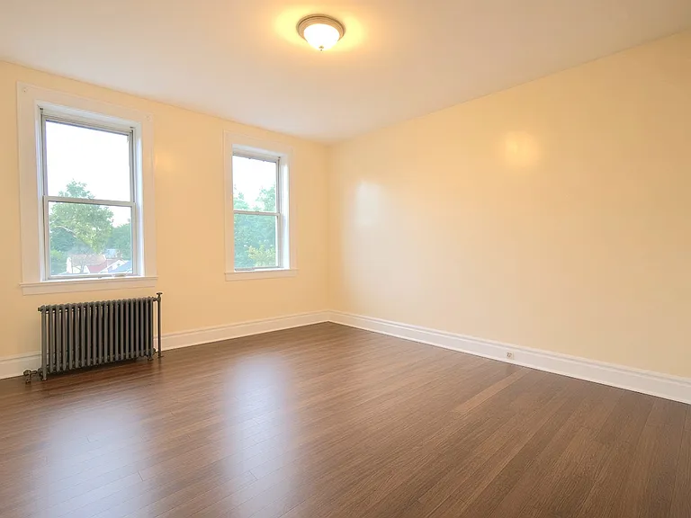 148 Chancellor Ave #D5 — Photo 4