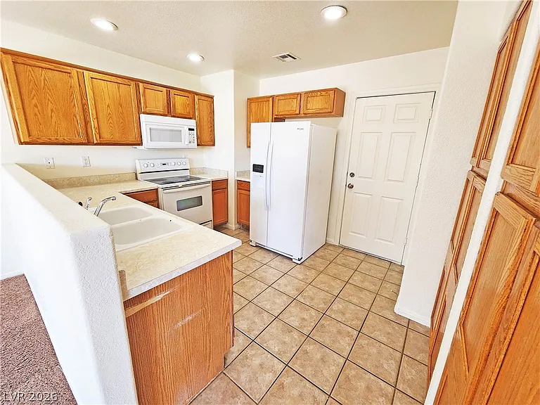 1080 S Karen Ct #3 — Photo 11