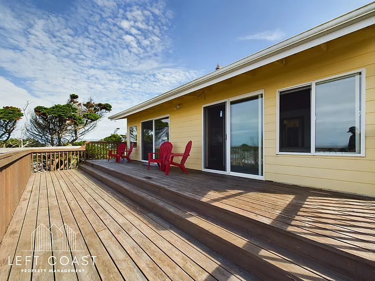 1033 NW Inlet Ave — Photo 30