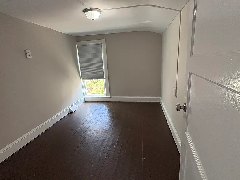 808 Brake St — Photo 5